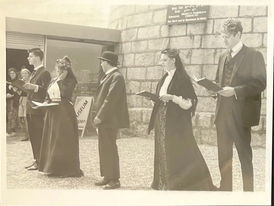 6 photos of Bloomsday events 1990