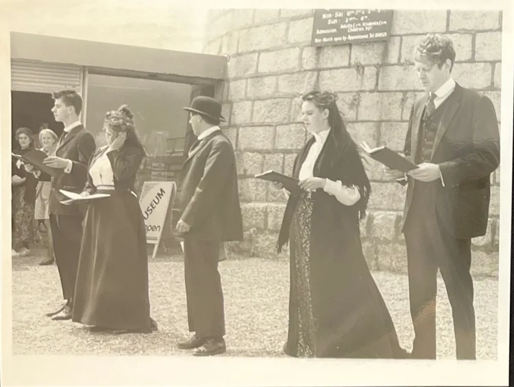 6 photos of Bloomsday events 1990